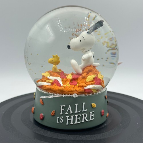 Snoopy and woodstock peanuts - and,